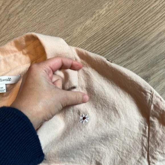 LAST PRICE REDUCTION Madewell Embroidered Daisy Button Down Shirt Women’s XS - Picture 6 of 6